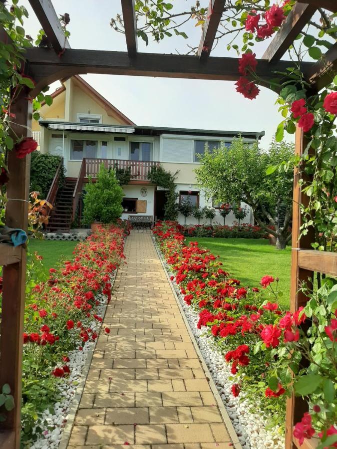 Bed and Breakfast Rozsakert Vendeghaz Szigliget Exteriér fotografie
