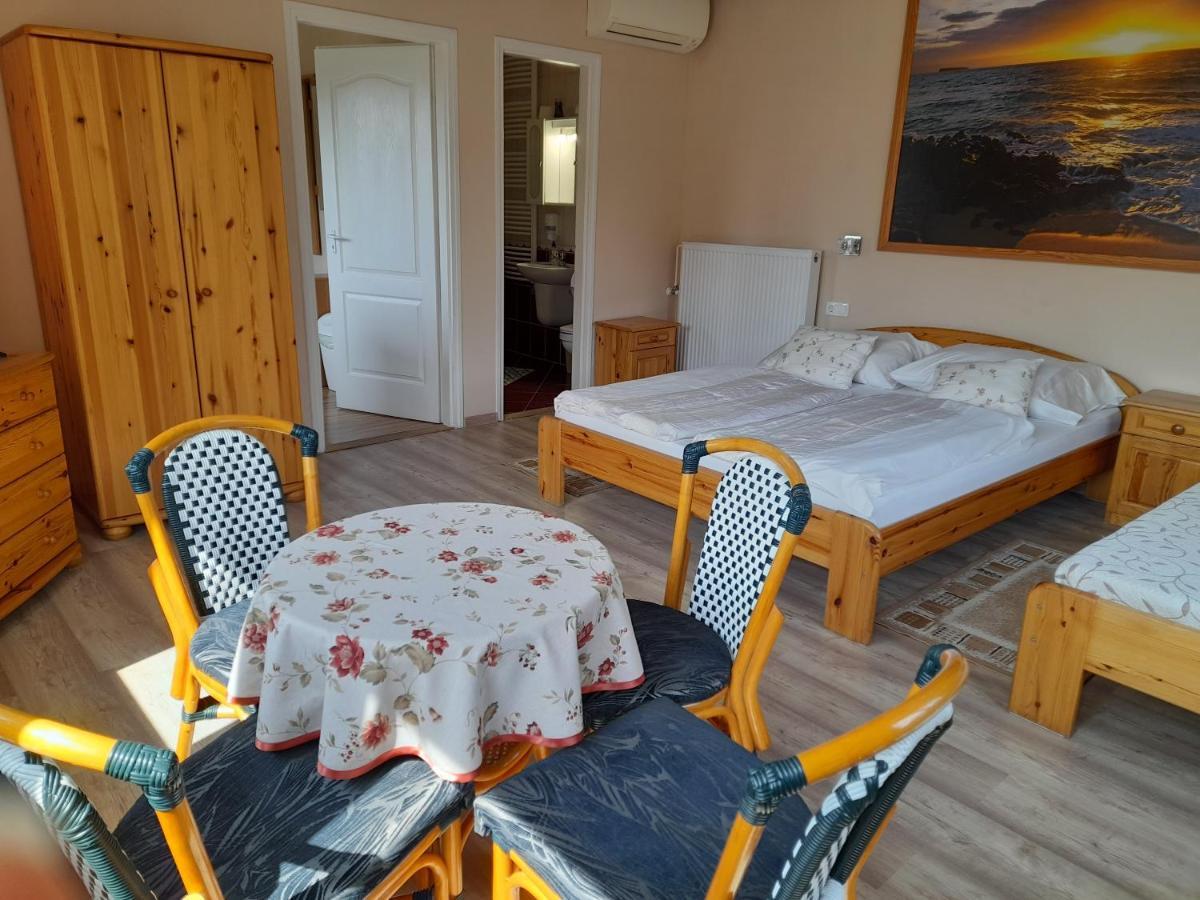 Bed and Breakfast Rozsakert Vendeghaz Szigliget Exteriér fotografie